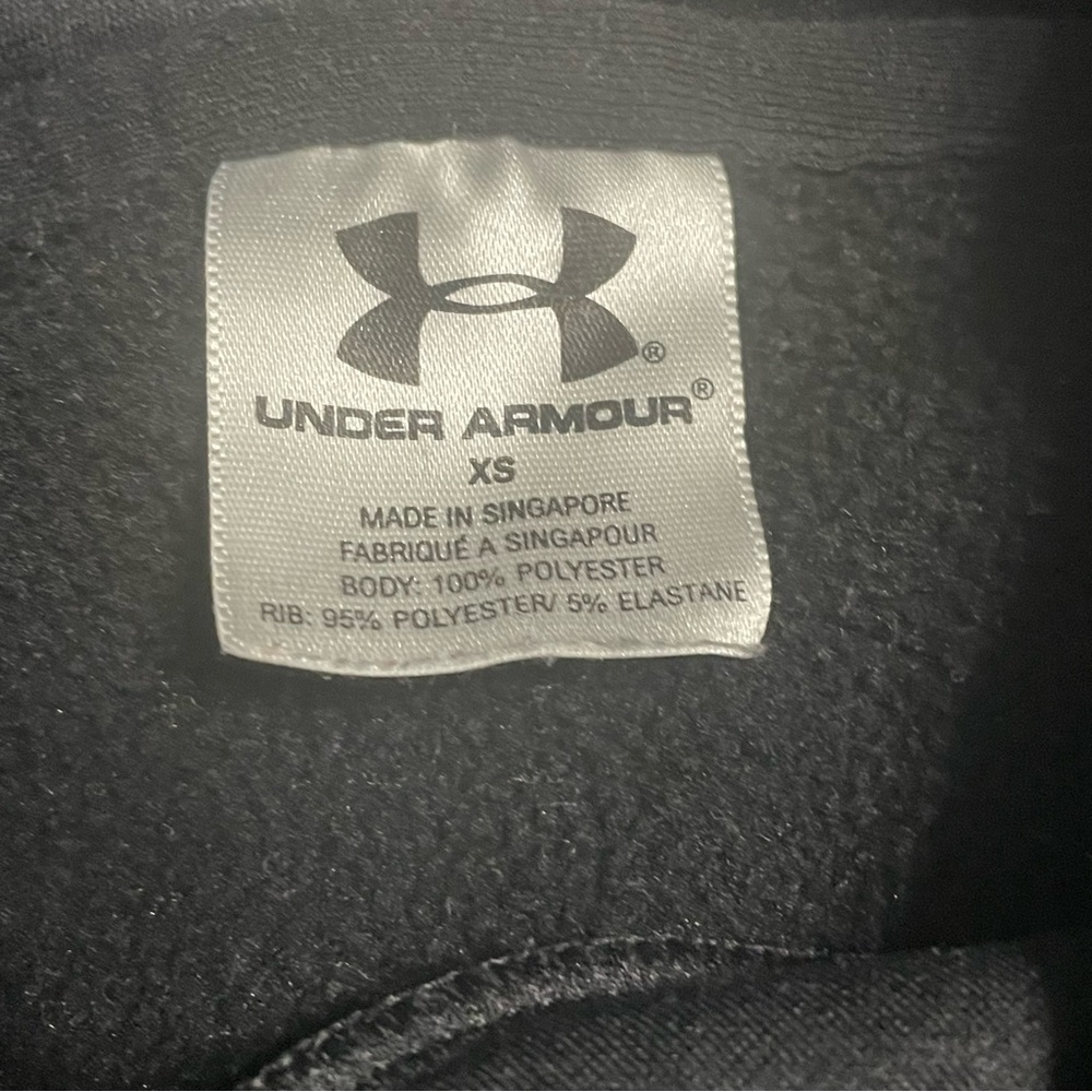 Under Armour hooded sweatshirt size XS black, fleece, long sleeves, chest logo - Picture 9 of 10